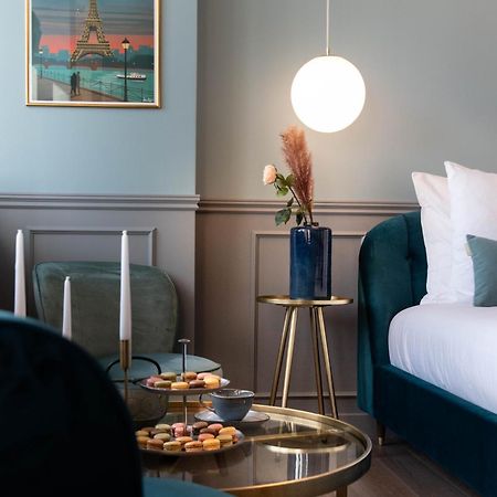The Parisian Blue Eiffel Tower Apartment Ngoại thất bức ảnh